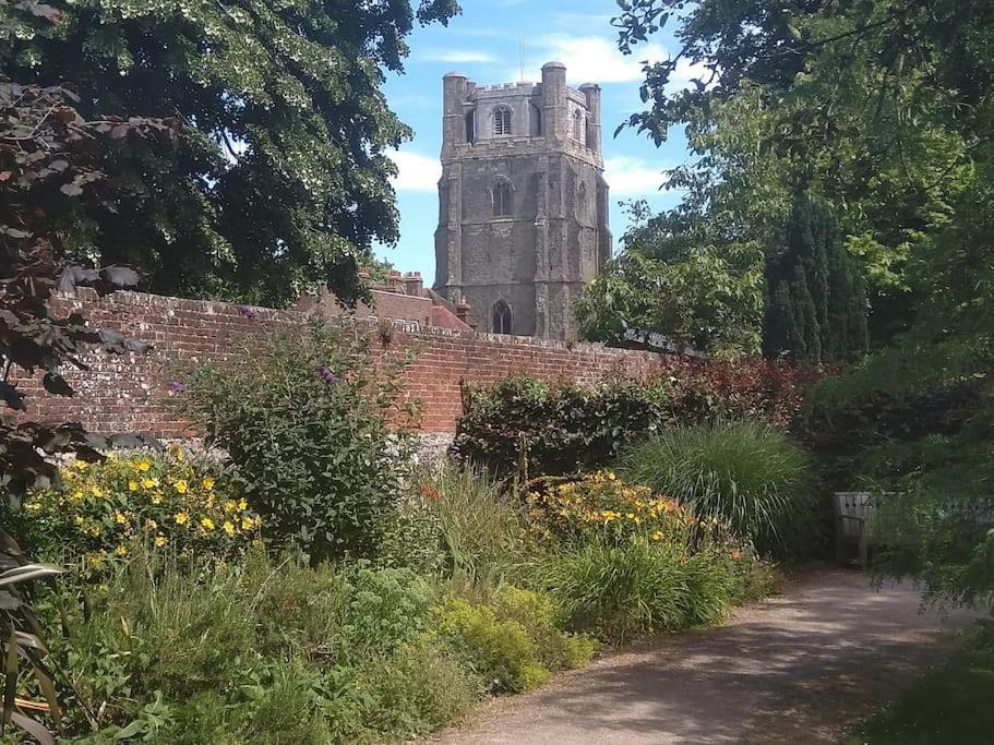 Welcoming Cottage In Chichester Near City Centre Exteriör bild